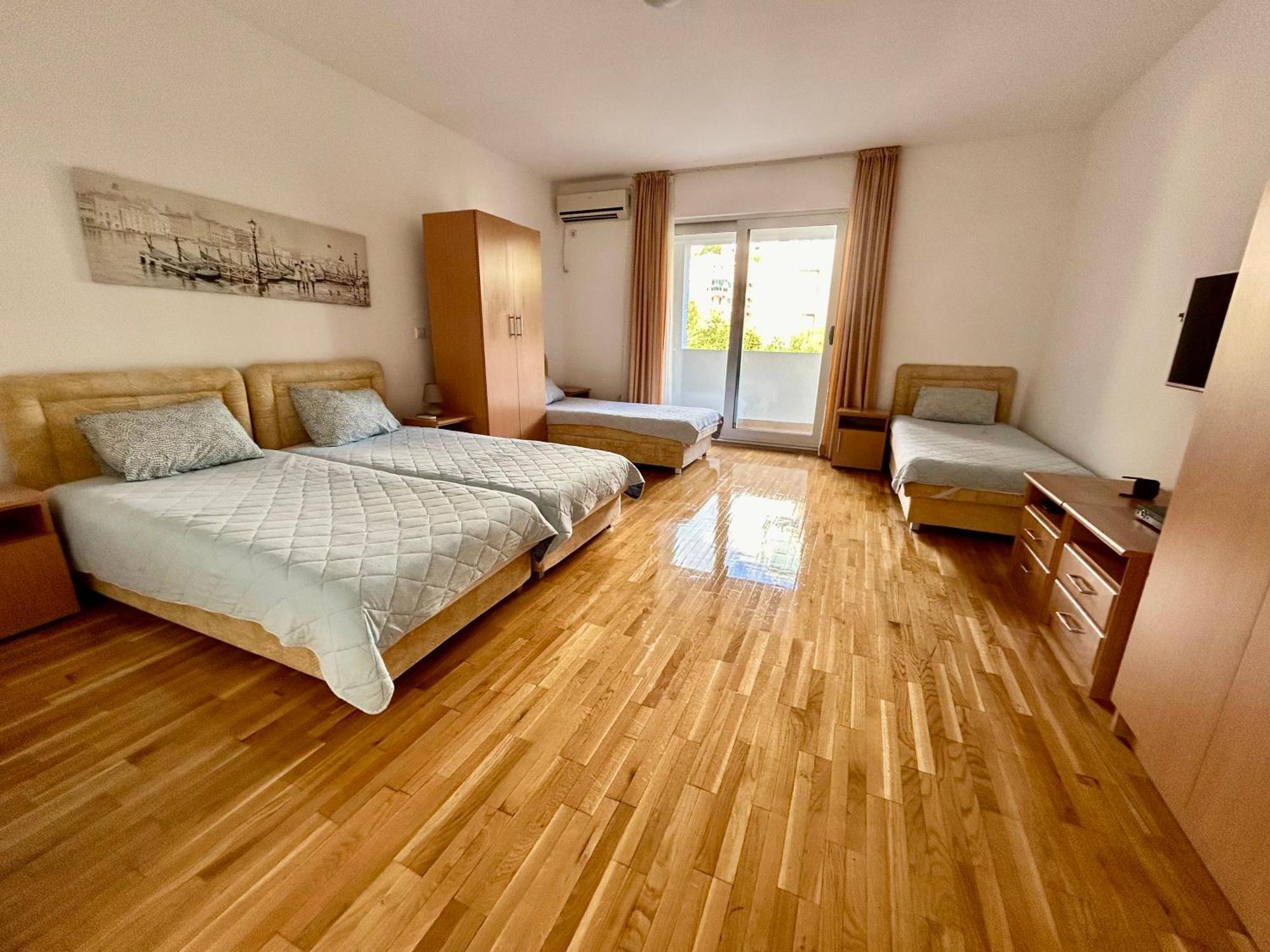 Apartment Mitende *